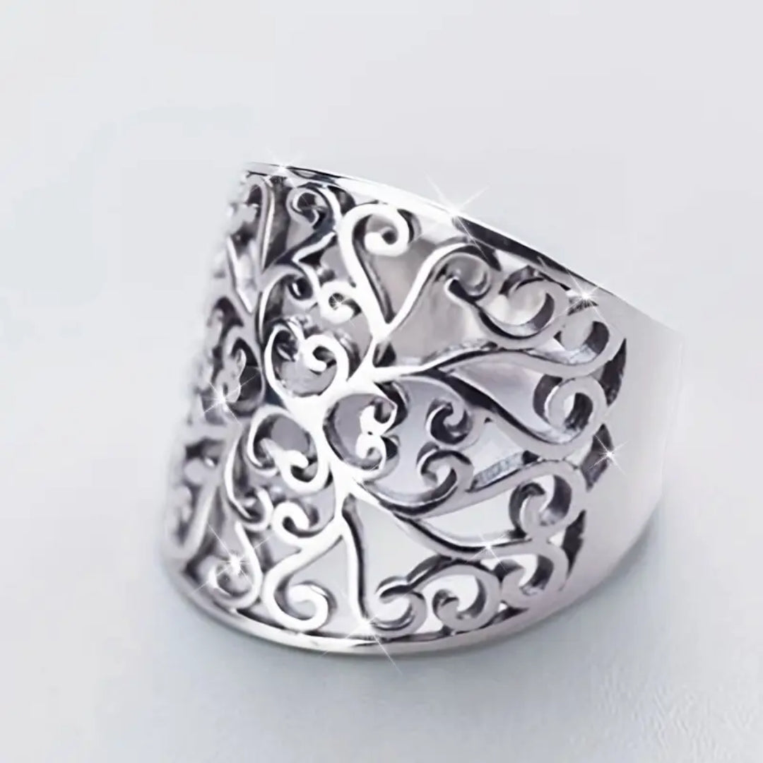 Hollow Ivy Silvered Ring