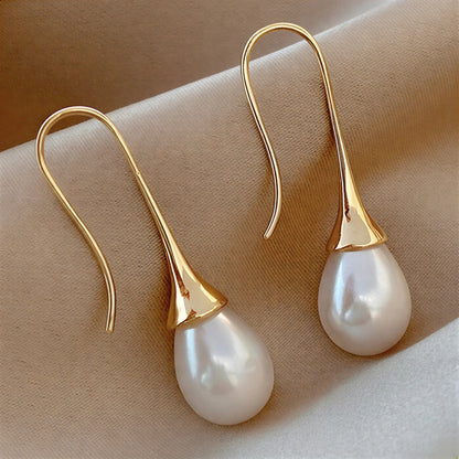 Classic Pearl Elegance Earrings
