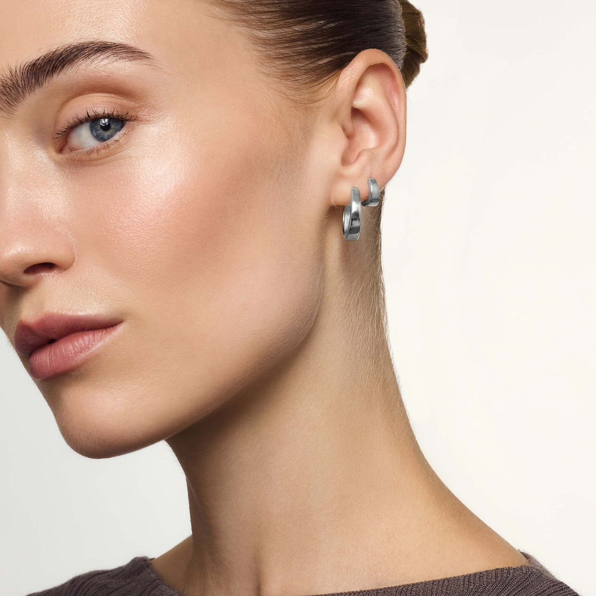 Gia Hoops | White Gold