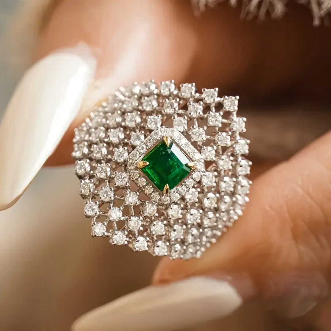 Inlaid Green Crystal Mesh Gold Ring