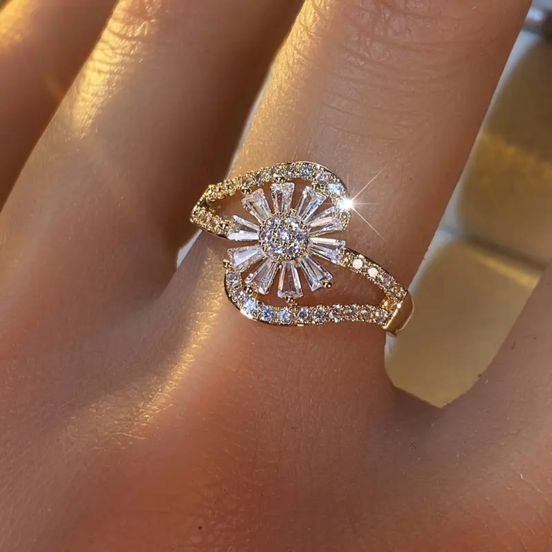 Wavy Daisy Crystal Ring