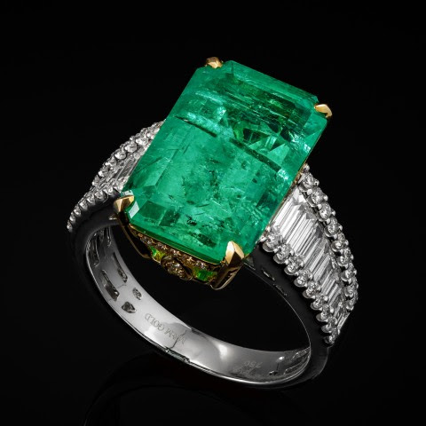 Green Rectangular Zirconia Bright Ring