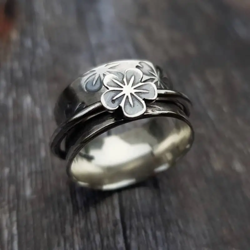 Clover Star Silvered Ring