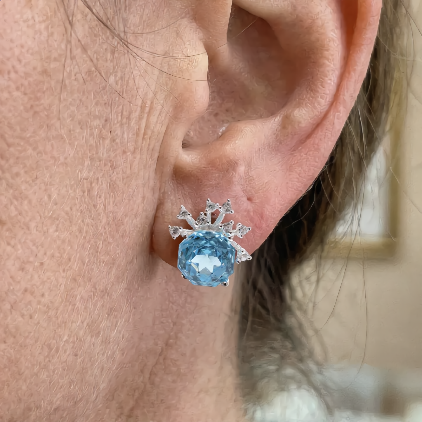 Luxury Snowflake Crystal Stud Earrings | Silver