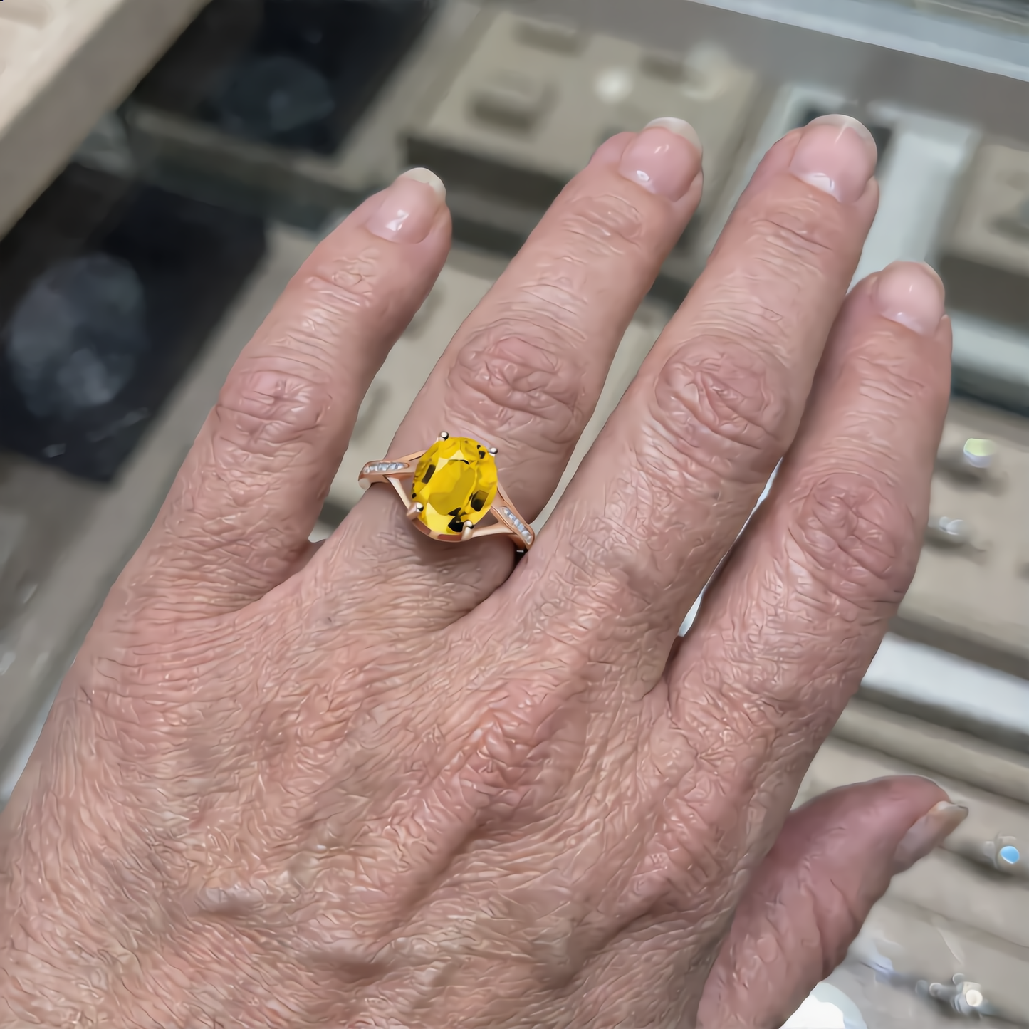 Radiant Oval Crystal Ring | Gold