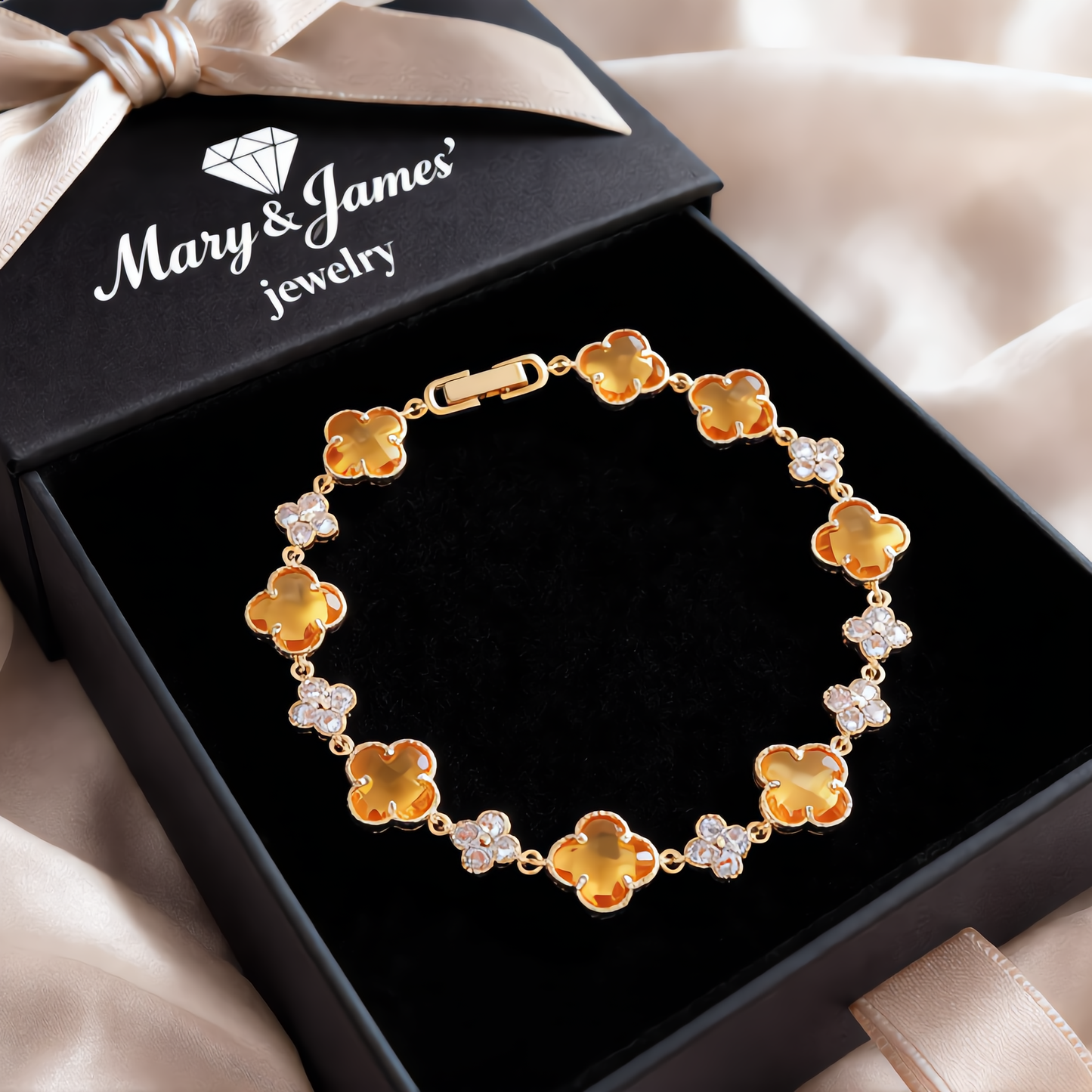 Golden Clover Crystal Bracelet | Gold