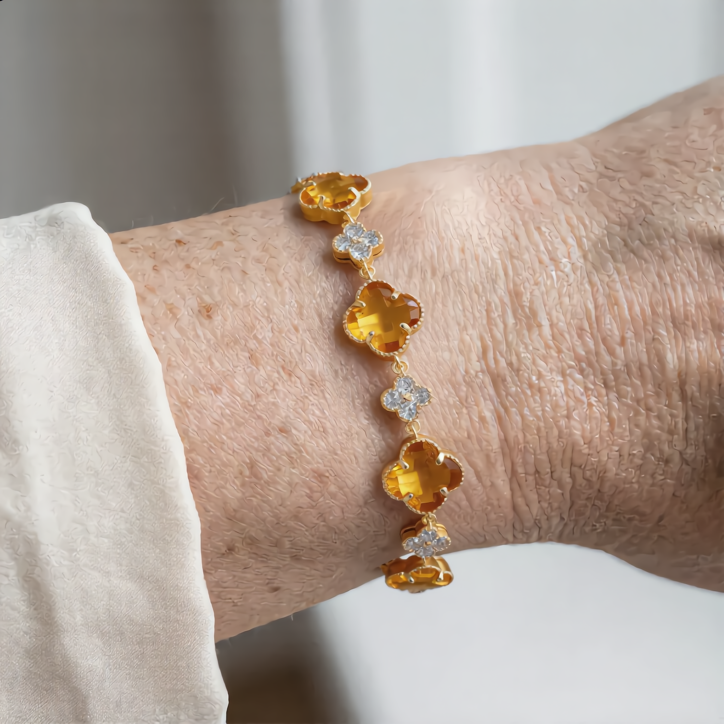 Golden Clover Crystal Bracelet | Gold