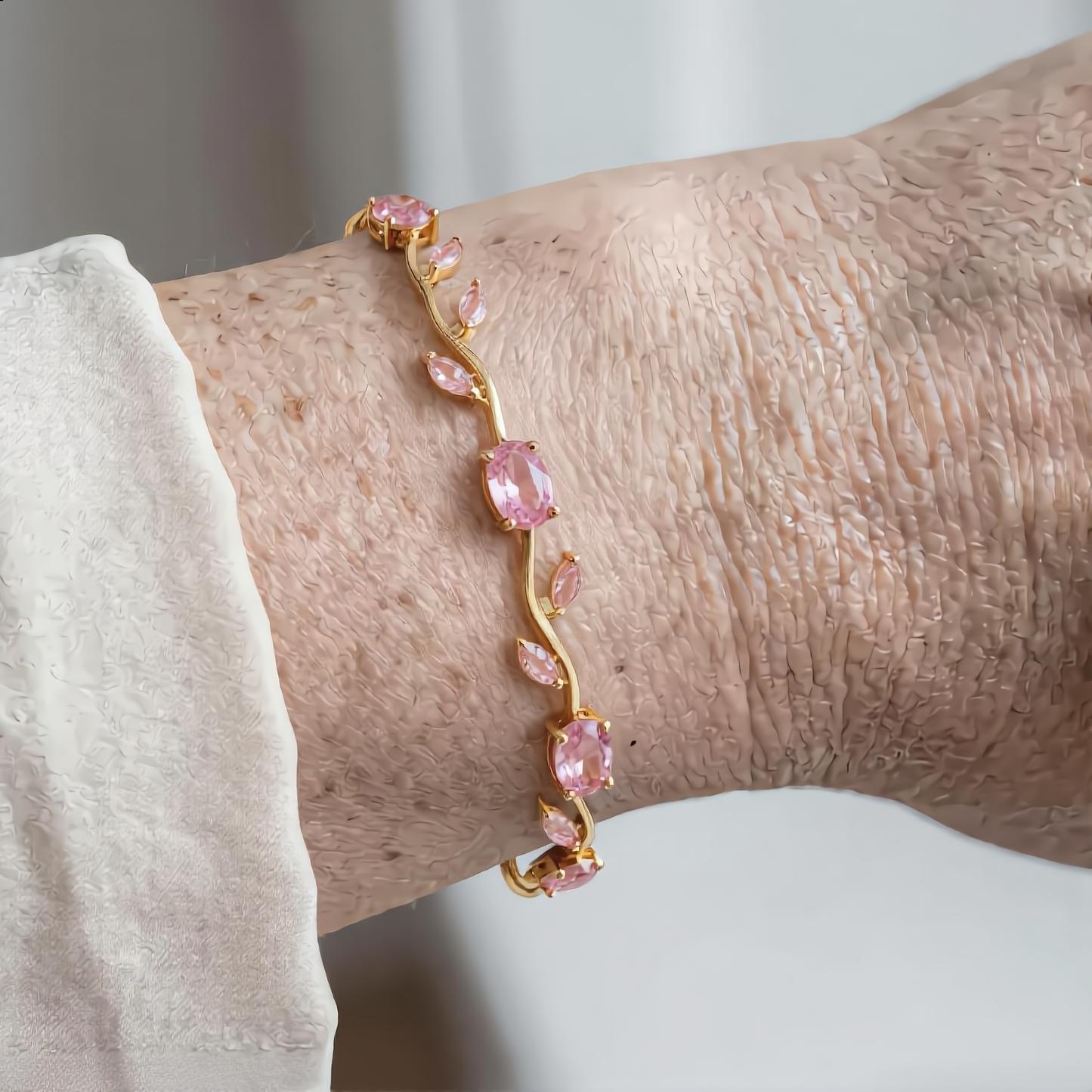 Delicate Leaf Bracelet| Gold