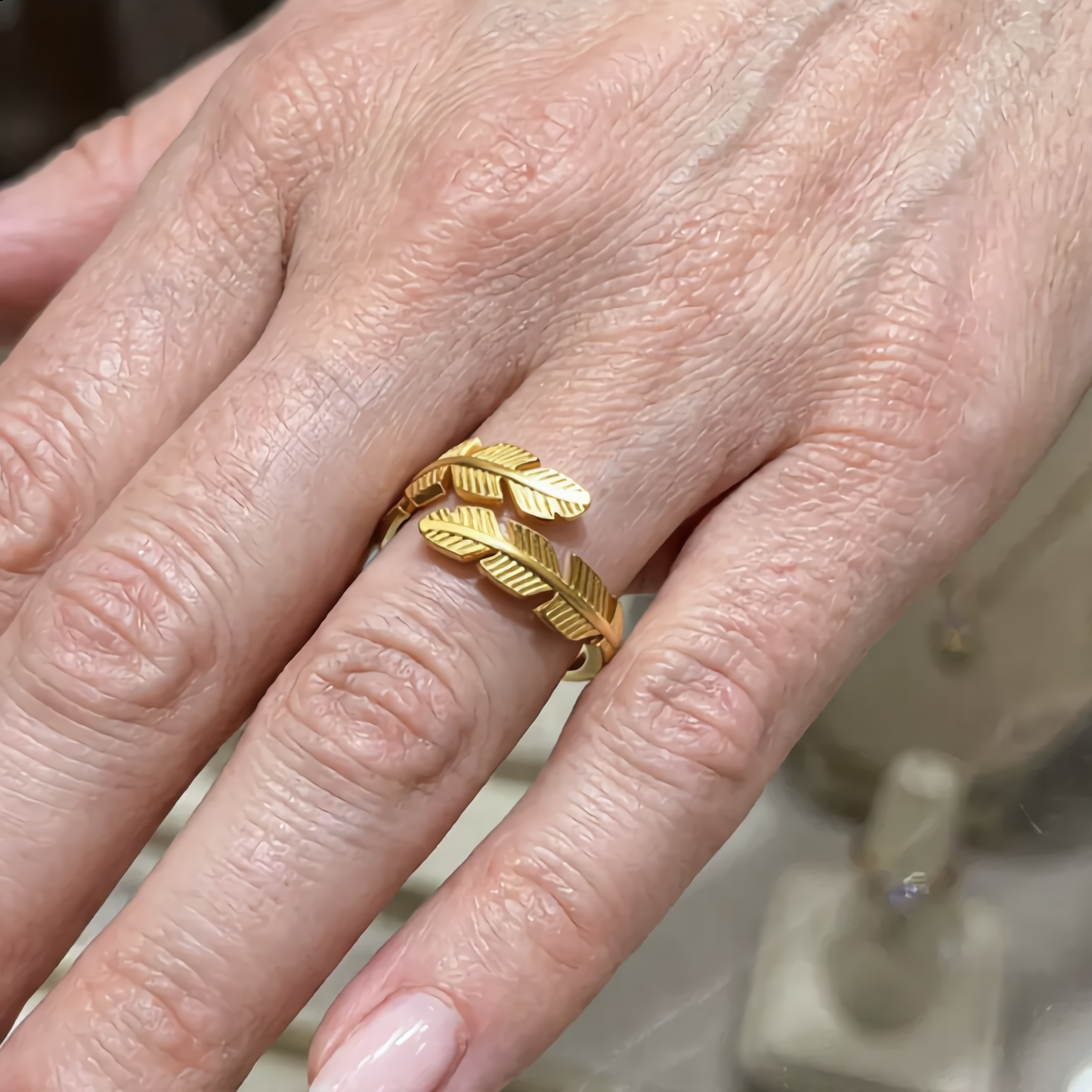 Elegant Modern Leaf Ring | Gold