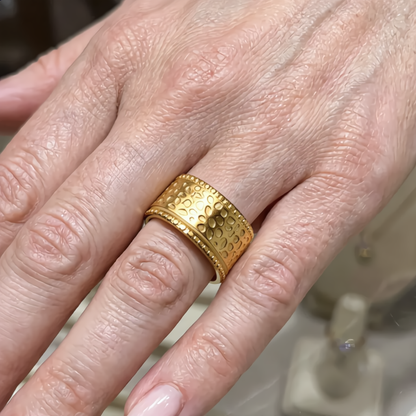Hammered Pattern Ring | Gold