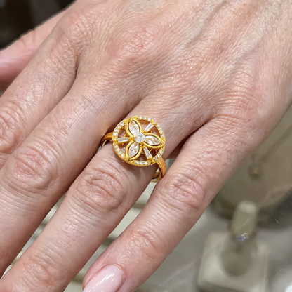 Elegant Openwork Floral Ring | Gold