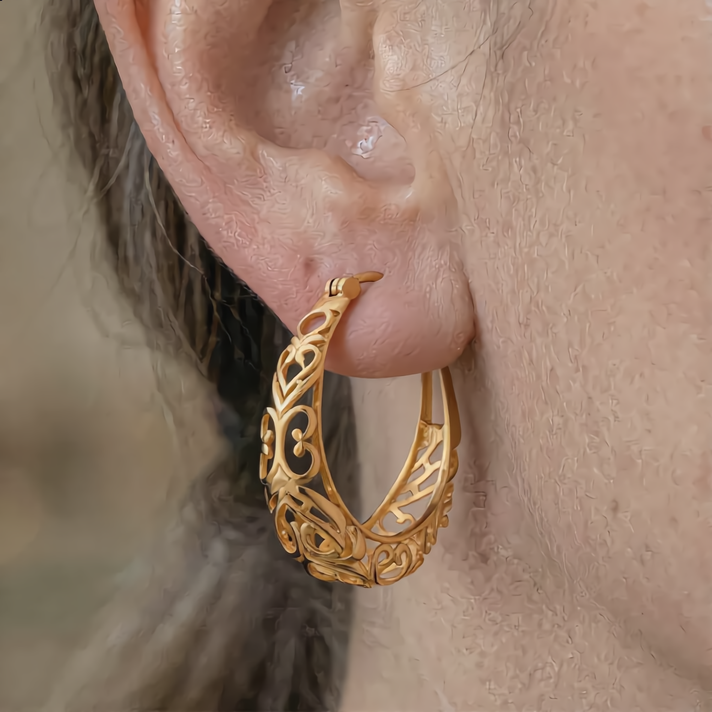 Elegant Openwork Ornamental Hoop Earrings  | Gold