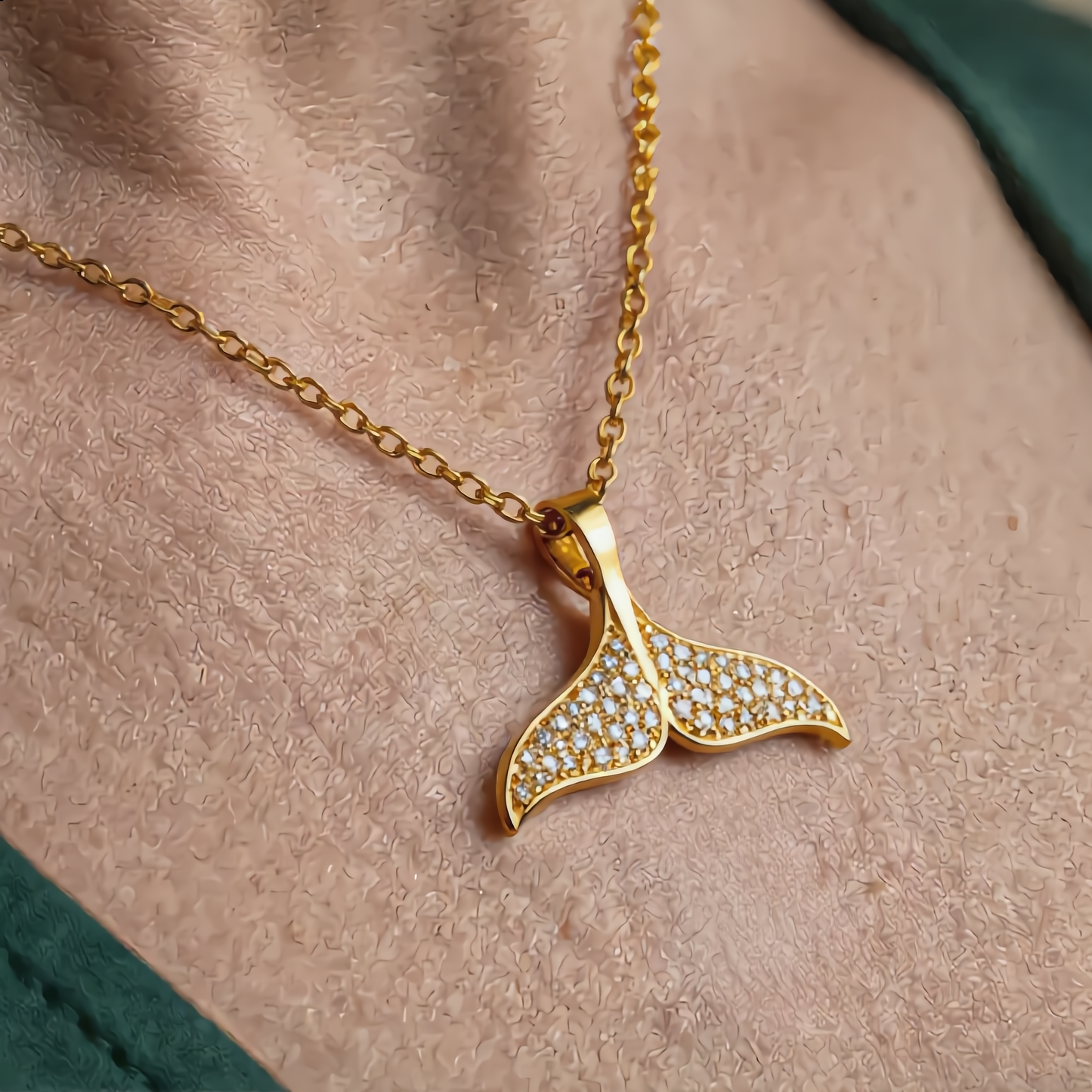 Elegant Mermaid Tail Necklace | Gold