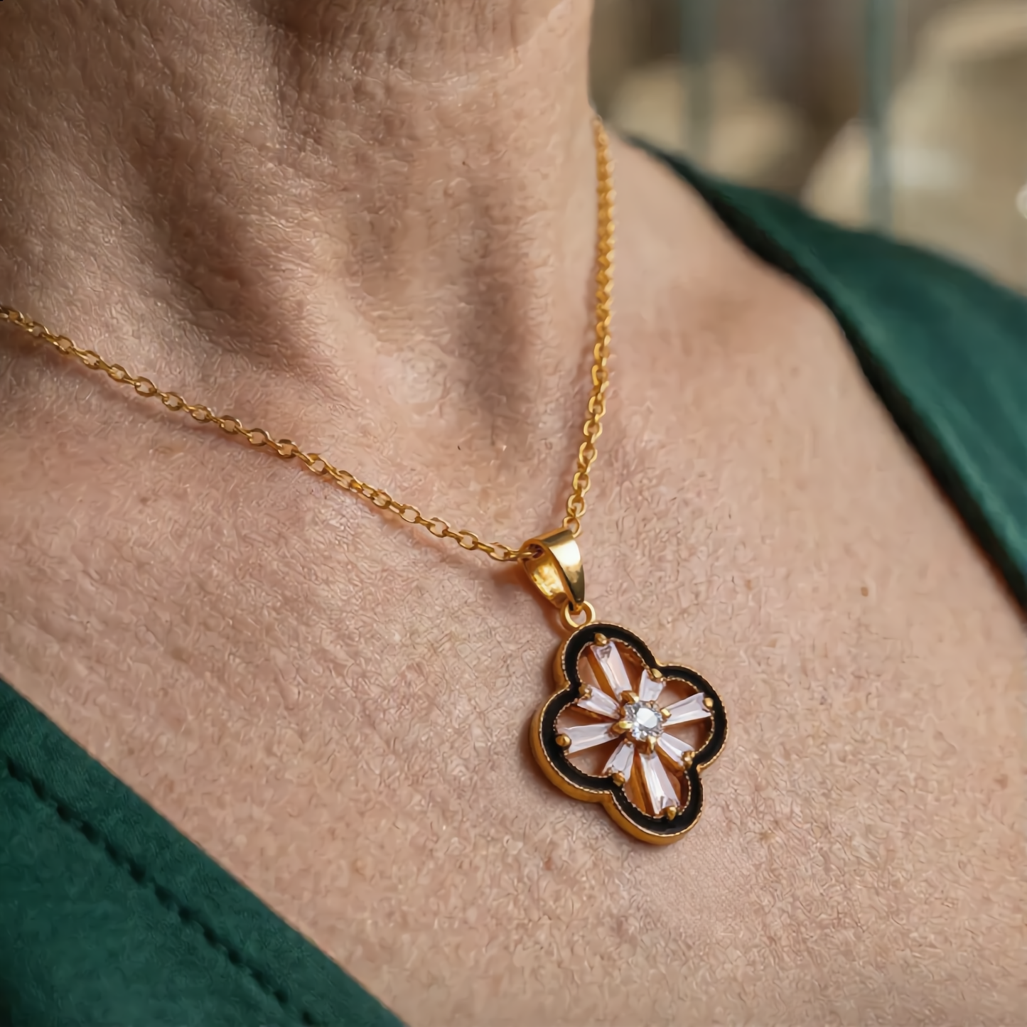 Luxury Mother of Pearl Flower Necklace | Gold