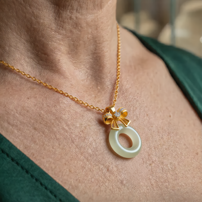 Elegant Jade Circle Necklace | Gold