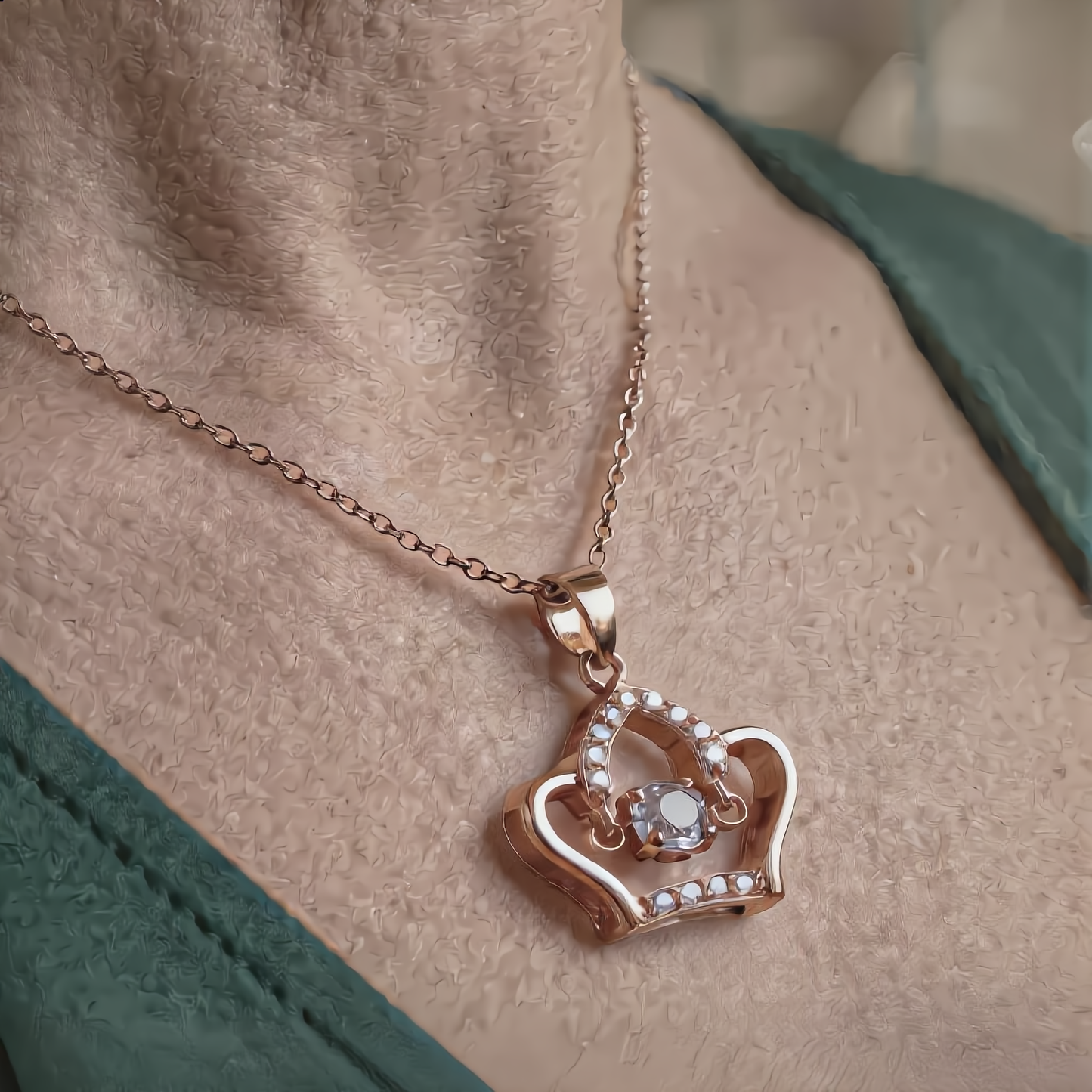 Royal Crown Sparkle Necklace | Rose Gold